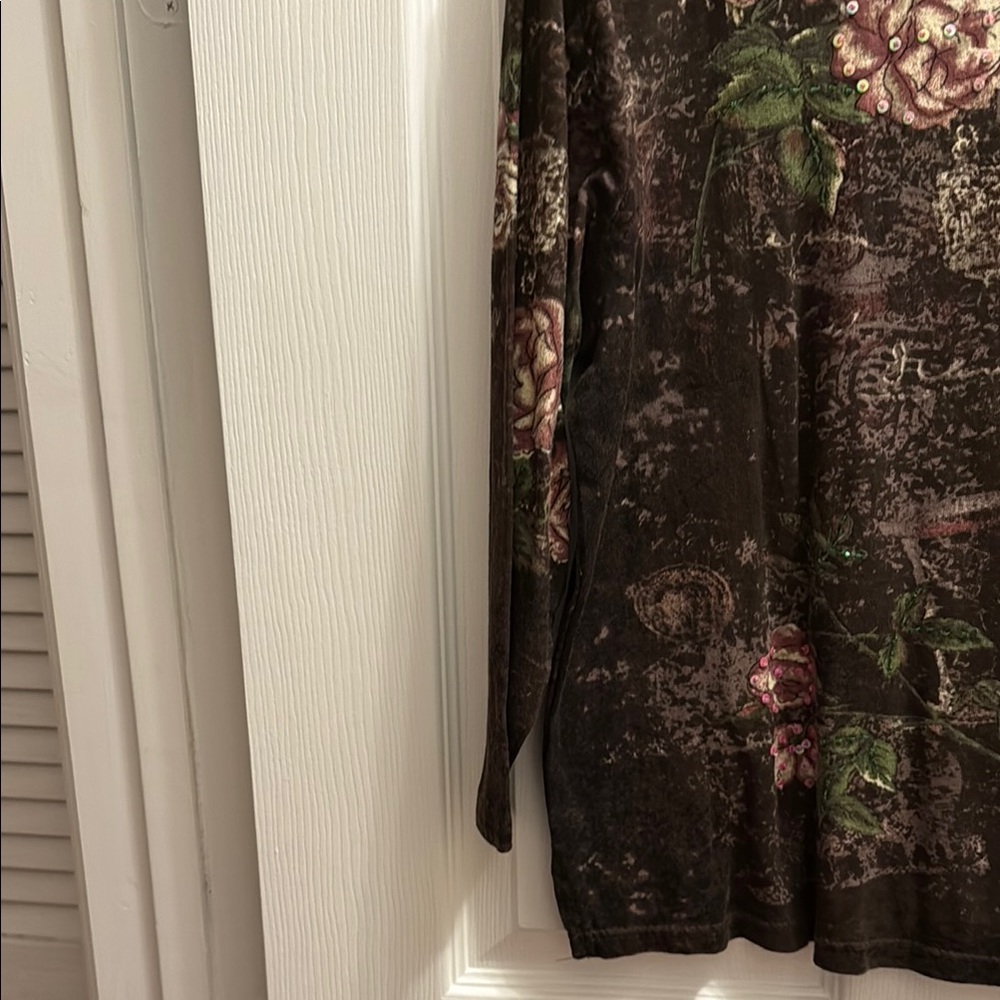 Dark Floral Women's Top - Picture 6 of 8